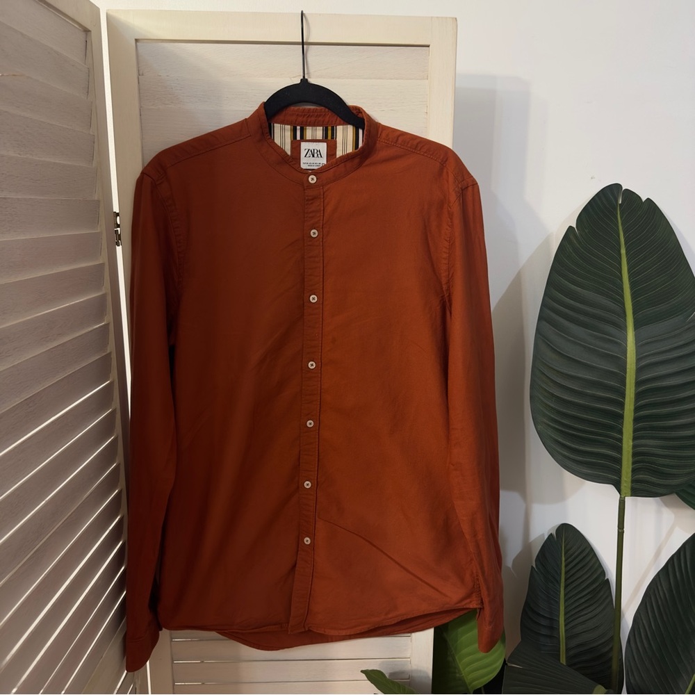 Round collar button down shirt